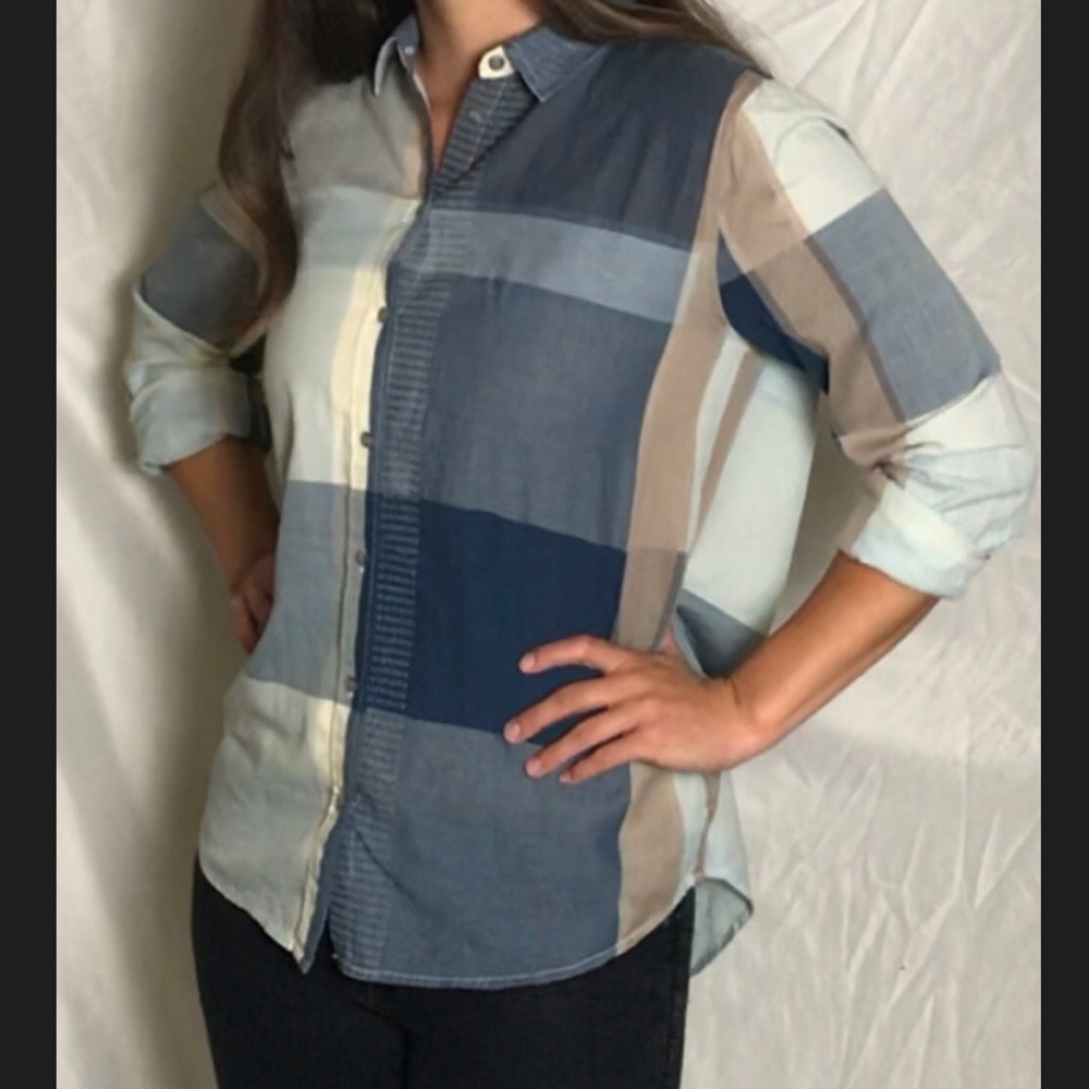 Lucky Brand button up shirt (M)